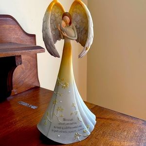 ‘Gina’ figure of mother and child